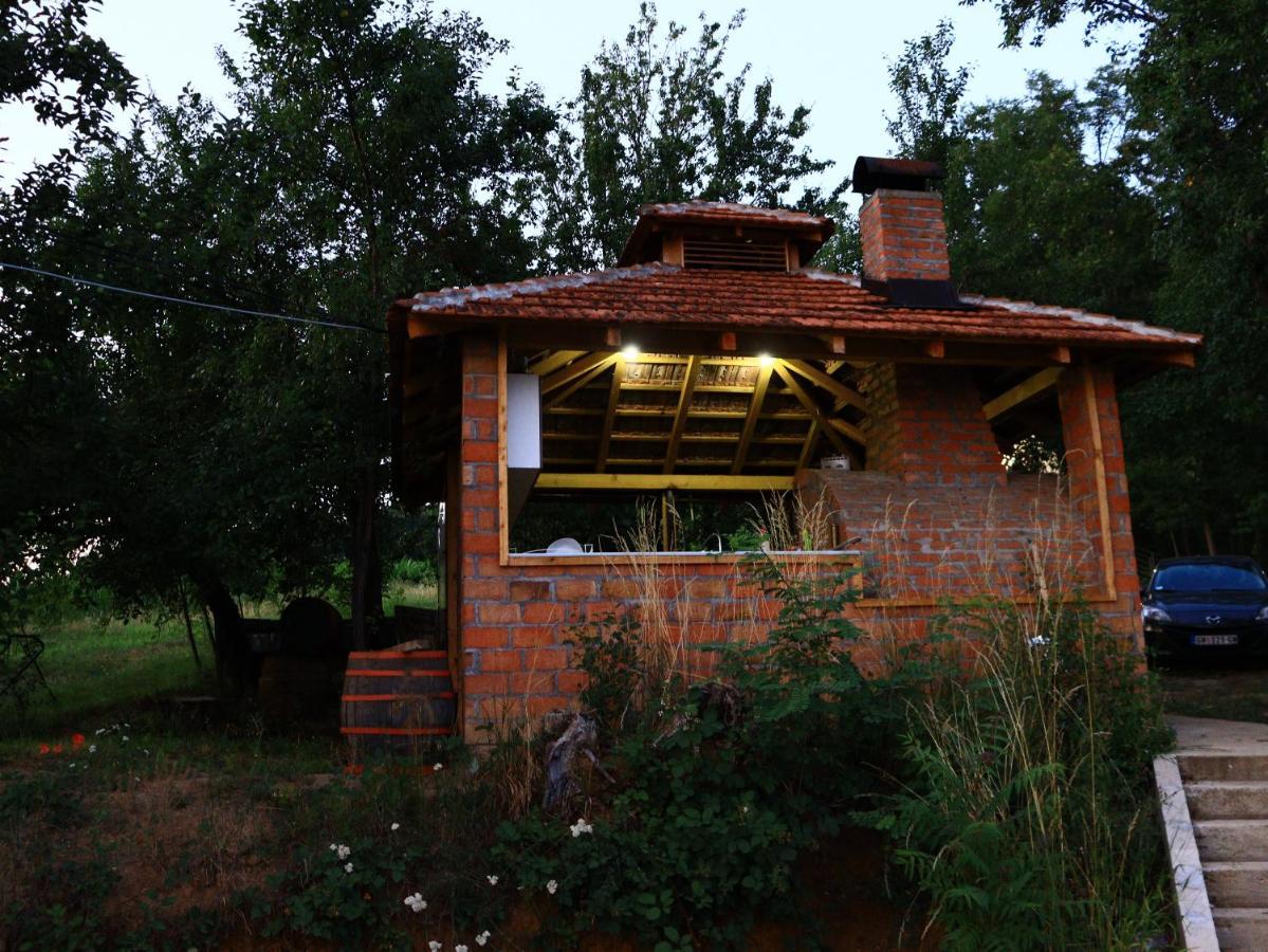 Bungalovi api-centar Gornji Milanovac Exterior foto